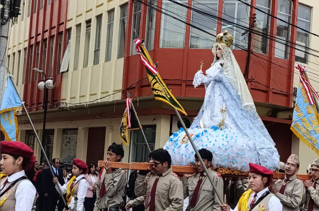 Foto de Puno: Colegio Independencia Nacional rinde homenaje a la Virgen de la Natividad con multitudinaria procesión